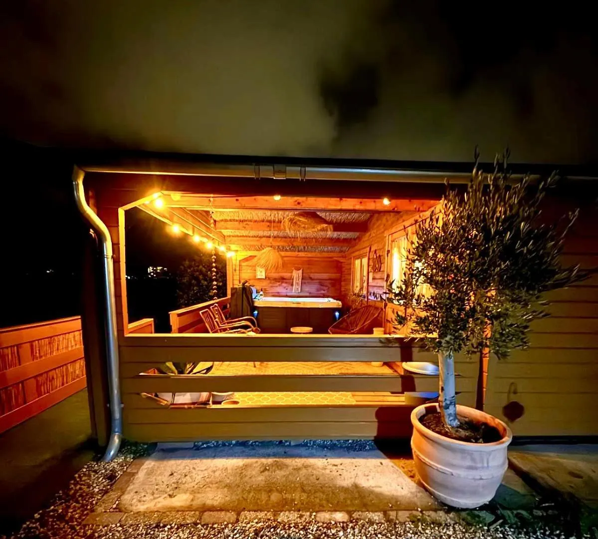Mediterranean Style Chalet With Jacuzzi And Garden Near Amsterdam Vijfhuizen 0*,  Netherlands